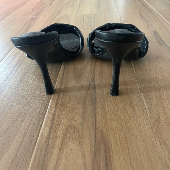 Cute black heels! I purchased them last summer, but I only wore them twice - Picture 3 of 3